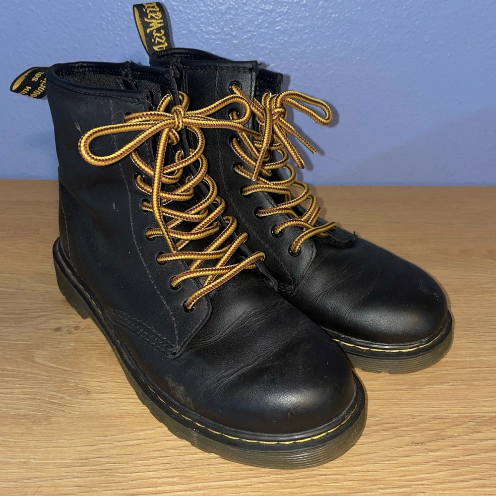 Dr. Martens Black Leather Zipper Boots Youth Size 4/ Women’s 6